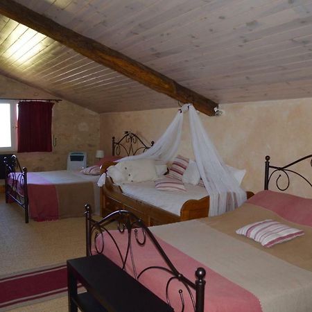 Bed and Breakfast Le Prieure Saint-Pey-de-Castets Exterior foto