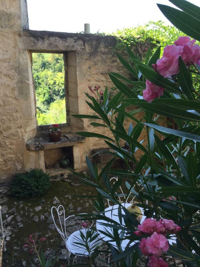 Bed and Breakfast Le Prieure Saint-Pey-de-Castets Exterior foto