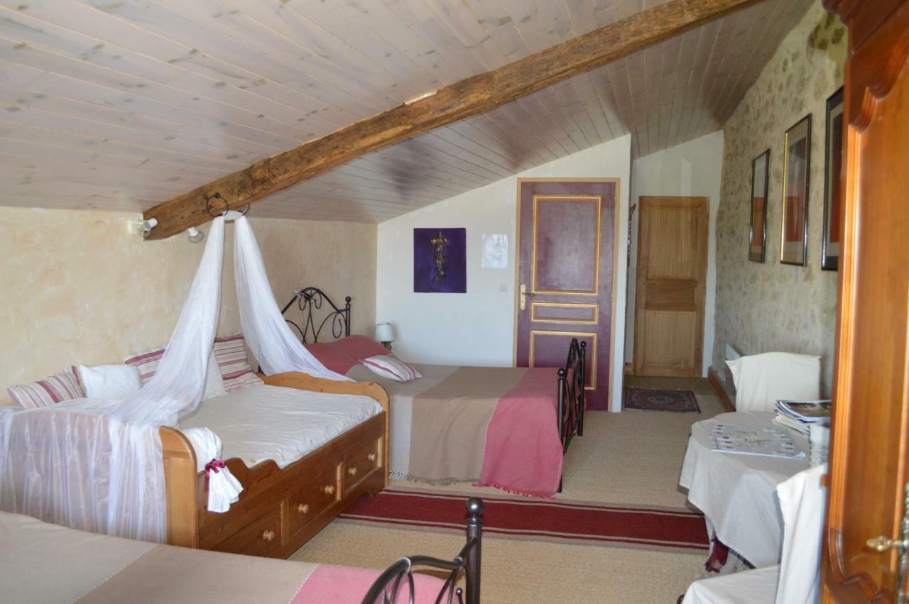 Bed and Breakfast Le Prieure Saint-Pey-de-Castets Exterior foto