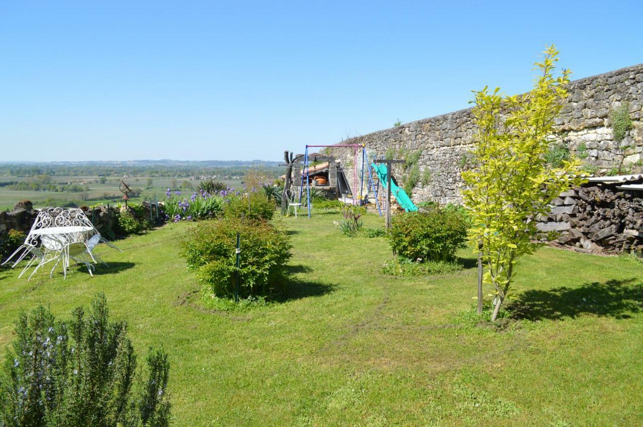 Bed and Breakfast Le Prieure Saint-Pey-de-Castets Exterior foto